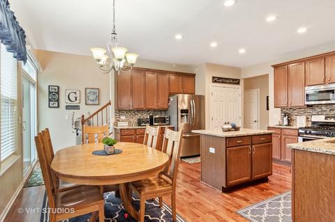 405 Comstock Dr, Elgin, IL 60124 photo 9