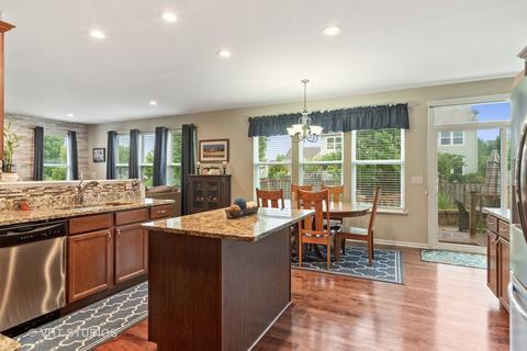 405 Comstock Dr, Elgin, IL 60124 photo 7