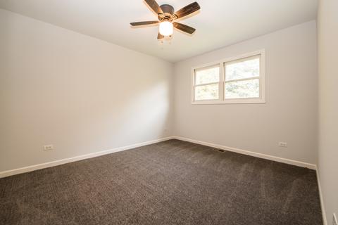 279 Hillcrest Ln, Steger, IL 60475 photo 9