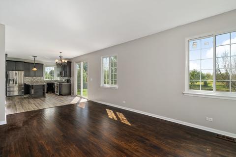 1685 Montclair Dr, Elgin, IL 60123 photo 6