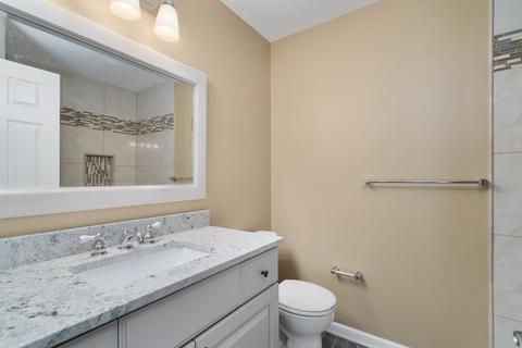 1685 Montclair Dr, Elgin, IL 60123 photo 10