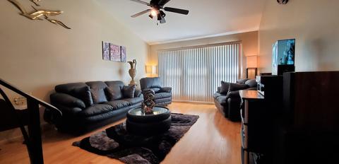9251 Dee Rd, Des Plaines, IL 60016 photo 3