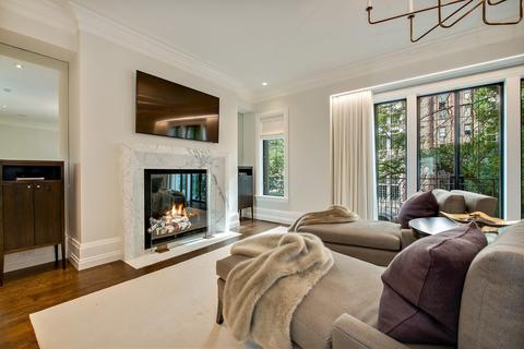 25 E Cedar St, Chicago, IL 60611 photo 22