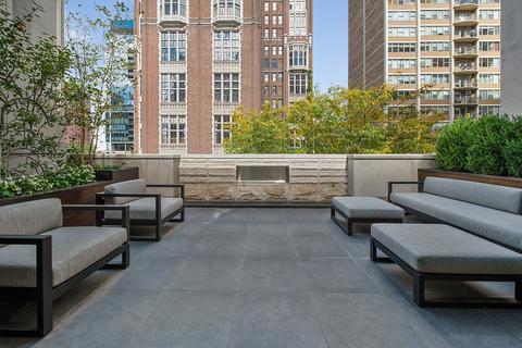 25 E Cedar St, Chicago, IL 60611 photo 40