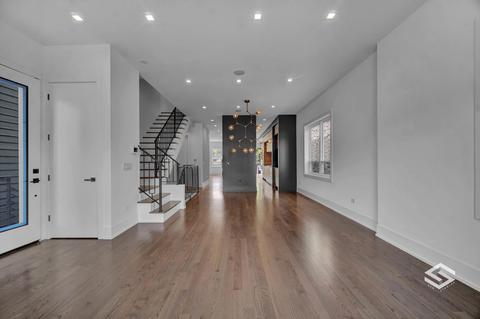 625 E Bowen Ave, Chicago, IL 60653 photo 3