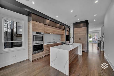 625 E Bowen Ave, Chicago, IL 60653 photo 9