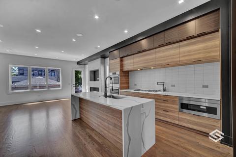 625 E Bowen Ave, Chicago, IL 60653 photo 8