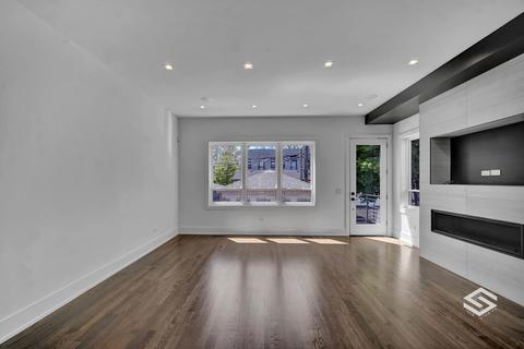 625 E Bowen Ave, Chicago, IL 60653 photo 12