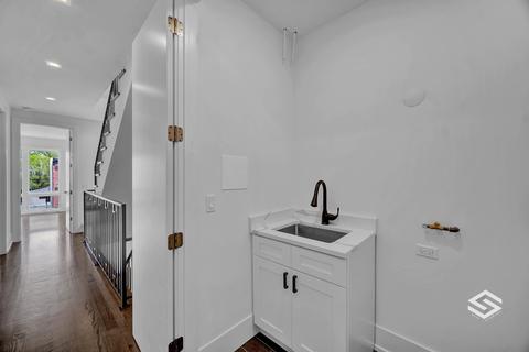 625 E Bowen Ave, Chicago, IL 60653 photo 23