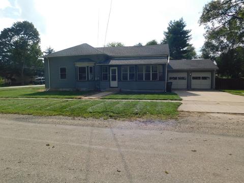 17 E Steward St, Plano, IL 60545 photo 2