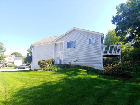 46 Pine Cir, Cary, IL 60013 photo 2
