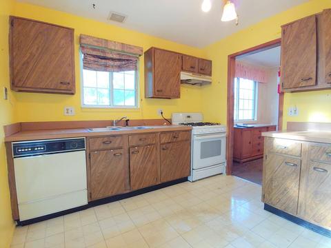 46 Pine Cir, Cary, IL 60013 photo 9