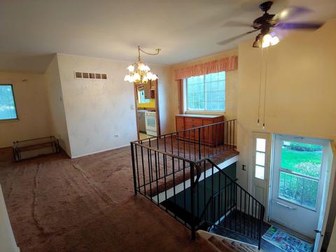 46 Pine Cir, Cary, IL 60013 photo 5