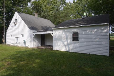 2170 W Jeffery St, Kankakee, IL 60901 photo 3