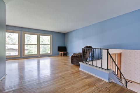 1320 Devonshire Ln, Hoffman Estates, IL 60169 photo 5