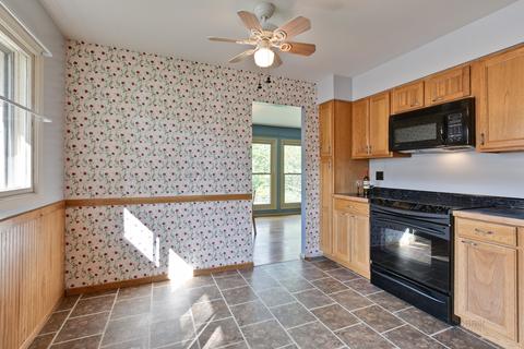 1320 Devonshire Ln, Hoffman Estates, IL 60169 photo 10
