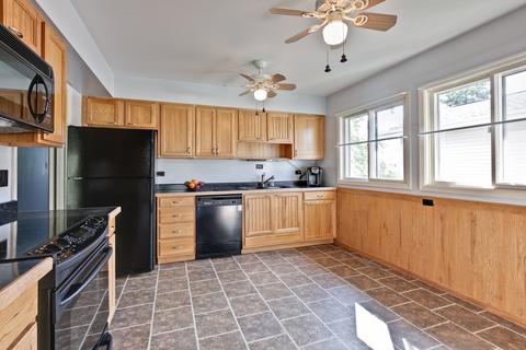 1320 Devonshire Ln, Hoffman Estates, IL 60169 photo 8