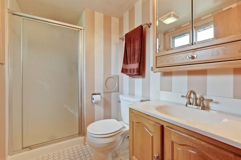 1320 Devonshire Ln, Hoffman Estates, IL 60169 photo 19