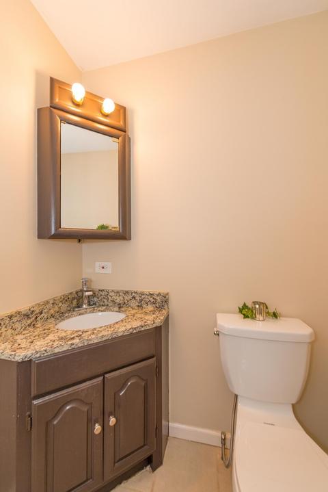 590 Yellowstone Dr, Elgin, IL 60123 photo 13