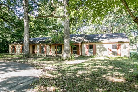 140 Oaktree Rd, Seymour, IL 61875 photo 1