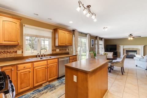 2938 Blue Heron Rd, Normal, IL 61761 photo 2