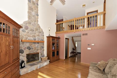 5027 Spring Rd, Mchenry, IL 60050 photo 11