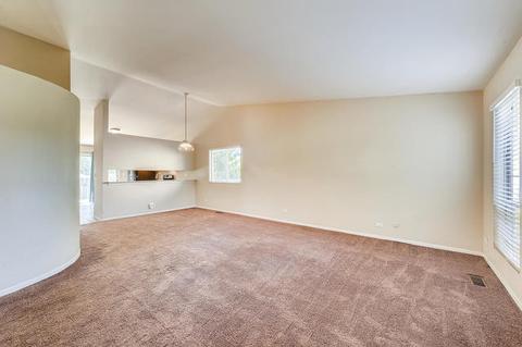 656 Thorndale Dr, Elgin, IL 60120 photo 4