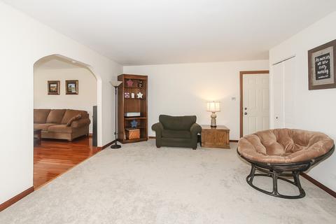 4001 Wilke Rd, Rolling Meadows, IL 60008 photo 6