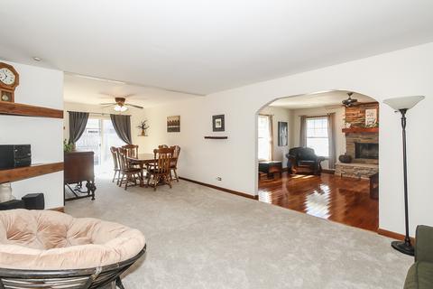 4001 Wilke Rd, Rolling Meadows, IL 60008 photo 4