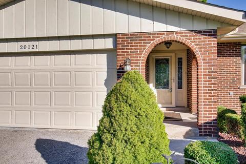 20121 Oregon Trl, Olympia Fields, IL 60461 photo 2