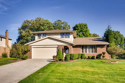 20121 Oregon Trl, Olympia Fields, IL 60461 photo 1