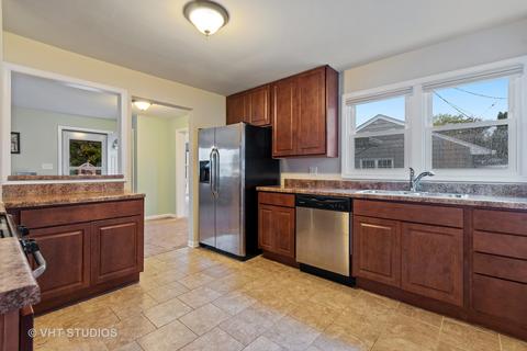310 E North Ave, Bartlett, IL 60103 photo 3
