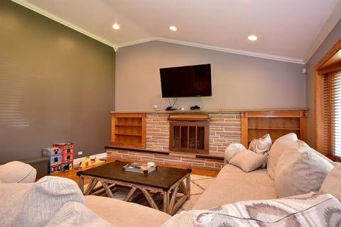 3231 Ronald Rd, Glenview, IL 60025 photo 7