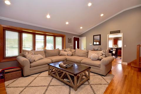 3231 Ronald Rd, Glenview, IL 60025 photo 8