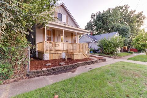 406 W Walnut St, Bloomington, IL 61701 photo 2
