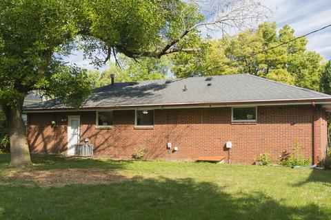 305 Edgebrook Dr, Champaign, IL 61820 photo 17