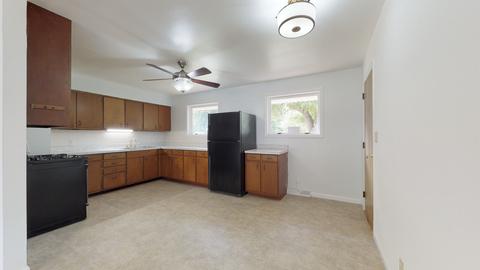 305 Edgebrook Dr, Champaign, IL 61820 photo 4