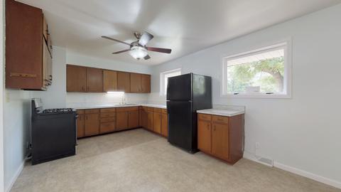 305 Edgebrook Dr, Champaign, IL 61820 photo 5