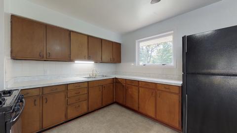305 Edgebrook Dr, Champaign, IL 61820 photo 6