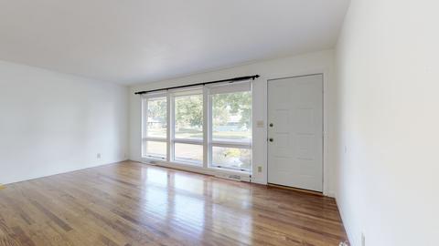 305 Edgebrook Dr, Champaign, IL 61820 photo 2