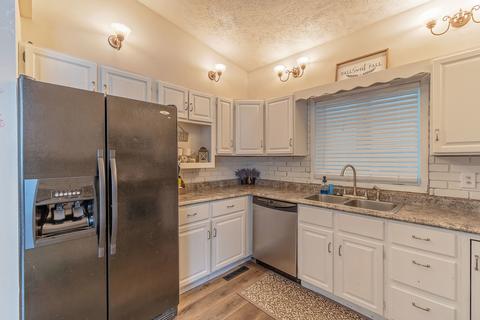 501 Maple St, Chenoa, IL 61726 photo 14