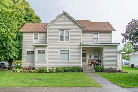 501 Maple St, Chenoa, IL 61726 photo 1