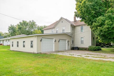 501 Maple St, Chenoa, IL 61726 photo 2