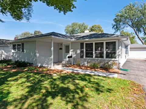 3724 Wren Ln, Rolling Meadows, IL 60008 photo 1