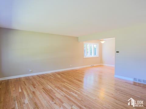 107 Center Ave, Wheeling, IL 60090 photo 9