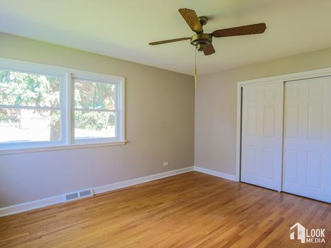 107 Center Ave, Wheeling, IL 60090 photo 14