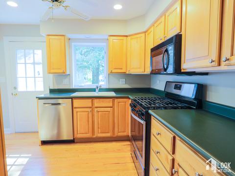 107 Center Ave, Wheeling, IL 60090 photo 7