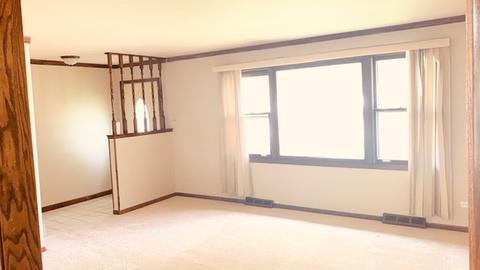 1310 Devonshire Dr, Joliet, IL 60435 photo 2