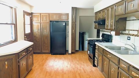 1310 Devonshire Dr, Joliet, IL 60435 photo 4