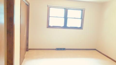 1310 Devonshire Dr, Joliet, IL 60435 photo 6
